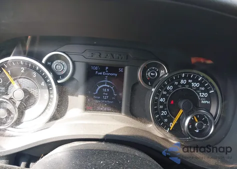 2021 Ram 1500 Big Horn 4X4 6'4 Box z USA, uszkodzony, nr VIN 1C6RRFBG0MN646763